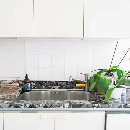 Family Nest Near Gare De L'est And Gare Du Nord