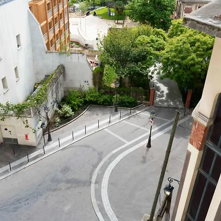 Family Nest Near Gare De L'est And Gare Du Nord